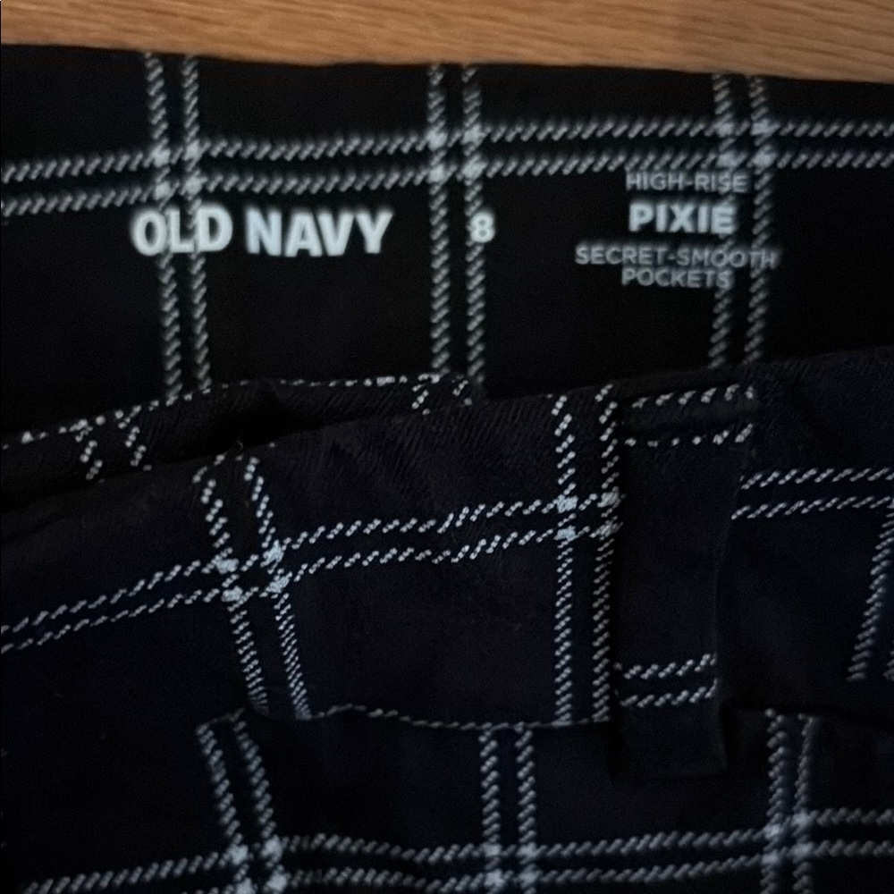 Old Navy Black and White Checkered Pixie Pants